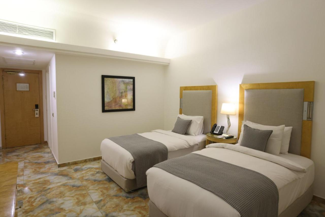 Riviera Hotel And Beach Lounge, Бейрут Экстерьер фото