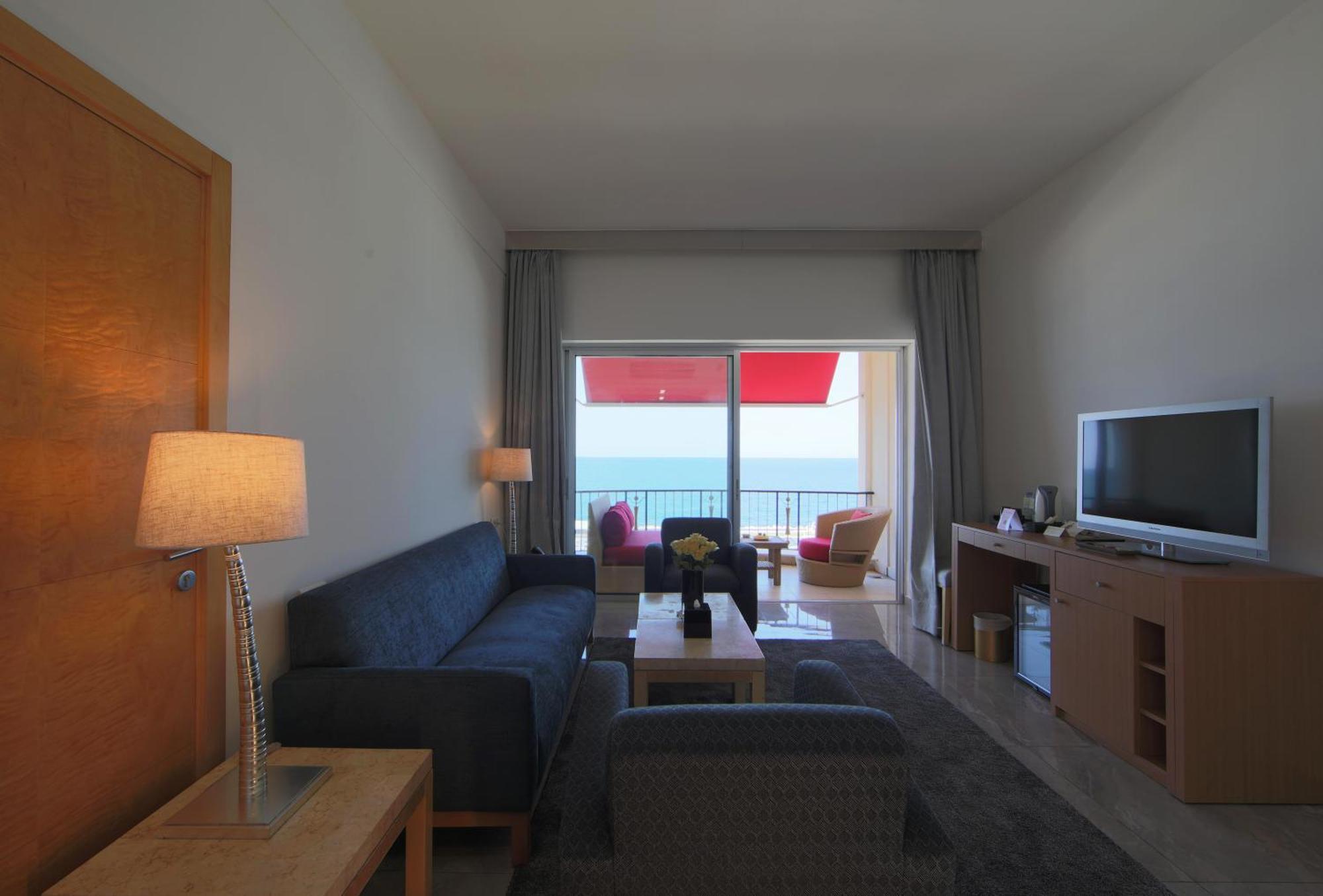 Riviera Hotel And Beach Lounge, Бейрут Экстерьер фото